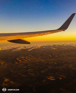 …just in time to catch the sunset on the way to Auckland. (photo by dancer Lily Wang)
