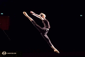 Dancer Zizhen Yu in Milan. (Photo by dancer Nancy Wang)
