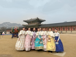 Nu ko, tā bija patiešām Seulas pārpilna pieredze! Apburoša diena, iegremdēta korejiešu tradīciju skaistumā.